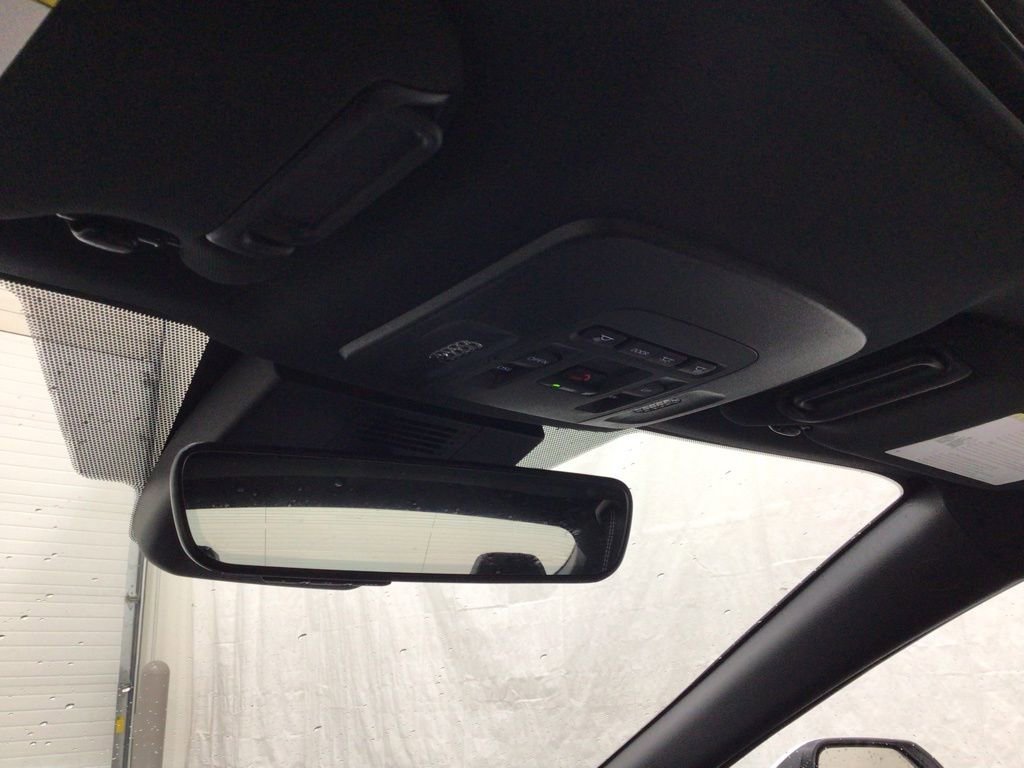 Used 2025 Toyota Camry SE image 12