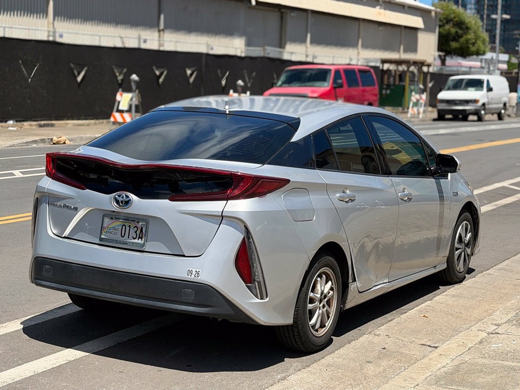 Used 2018 Toyota Prius Prime Plus w/ Carpet Mat Package FWD image 5