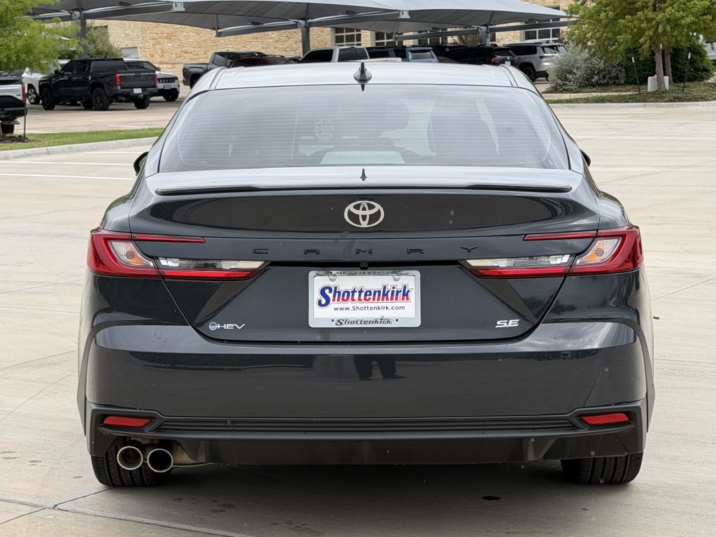 Used 2025 Toyota Camry SE FWD image 5