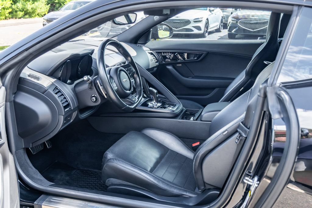Used 2018 Jaguar F-TYPE R AWD/4WD image 21