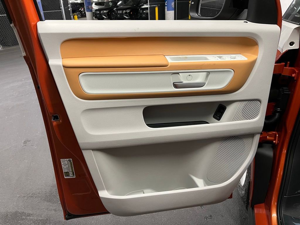 New 2025 Volkswagen ID. Buzz 1st Edition image 19