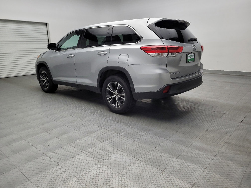Used 2019 Toyota Highlander LE image 5