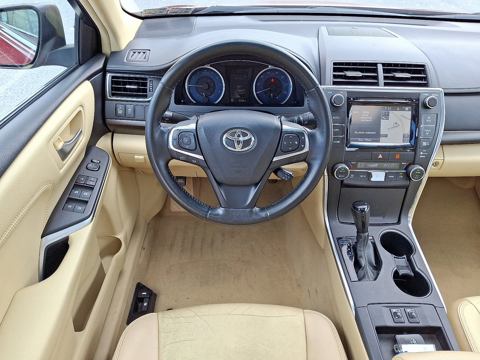 Used 2015 Toyota Camry XLE w/ Moonroof Package FWD image 12