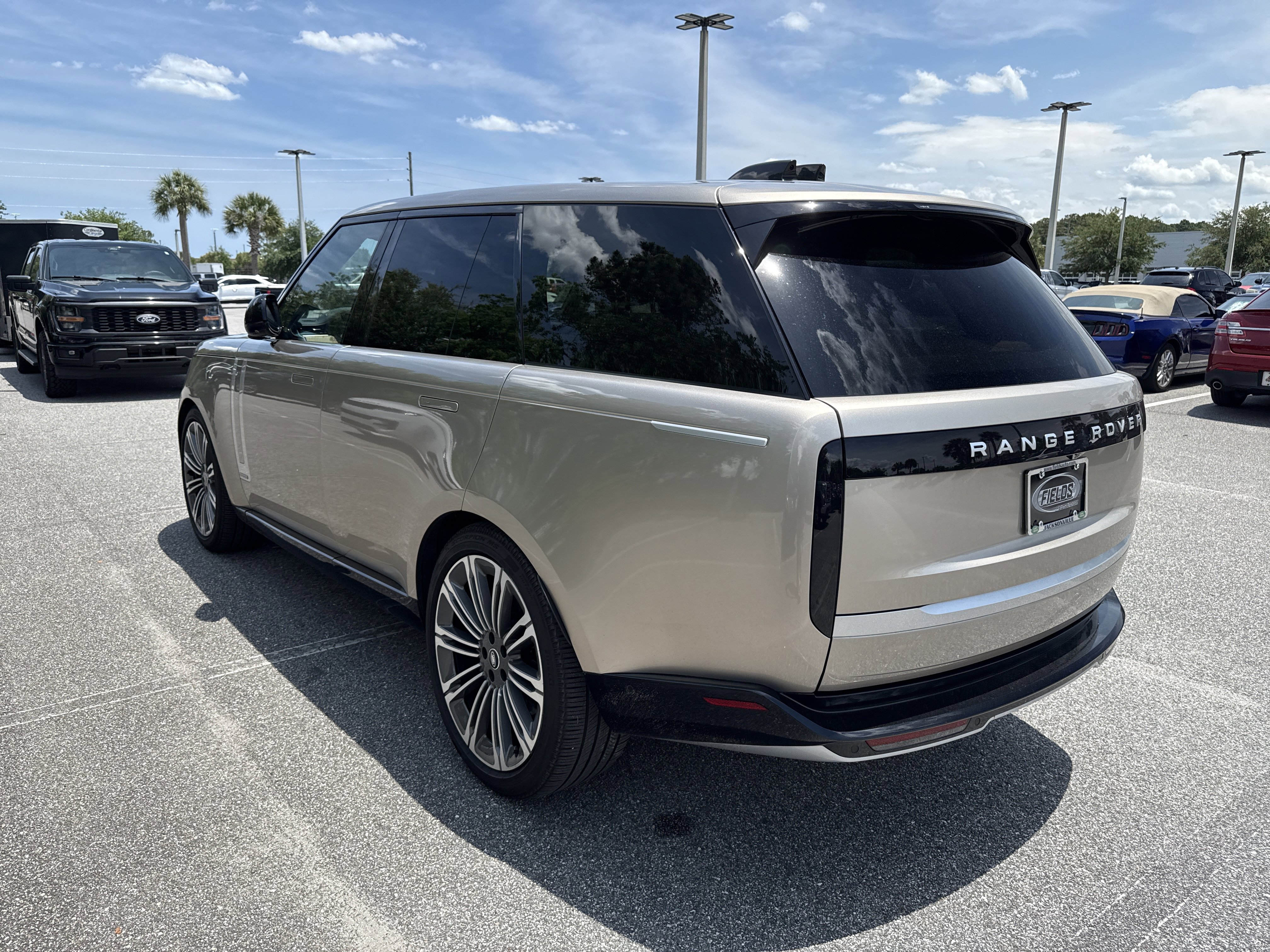 Certified 2025 Land Rover Range Rover Autobiography AWD/4WD image 3