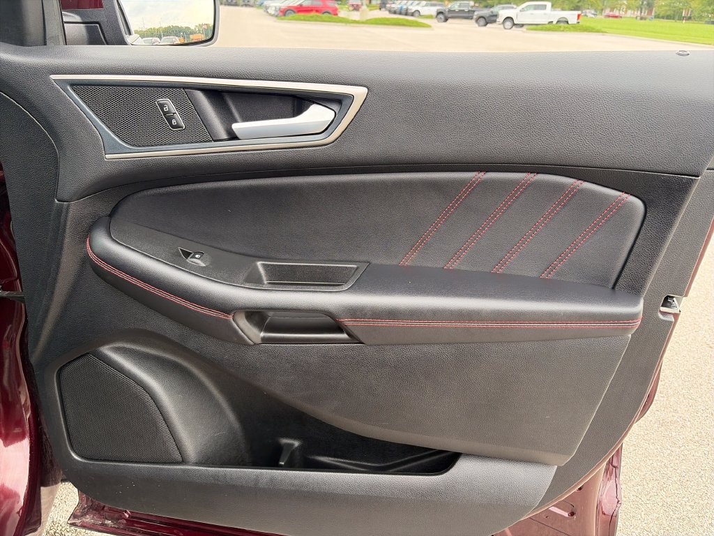 Used 2024 Ford Edge ST-Line AWD/4WD image 9