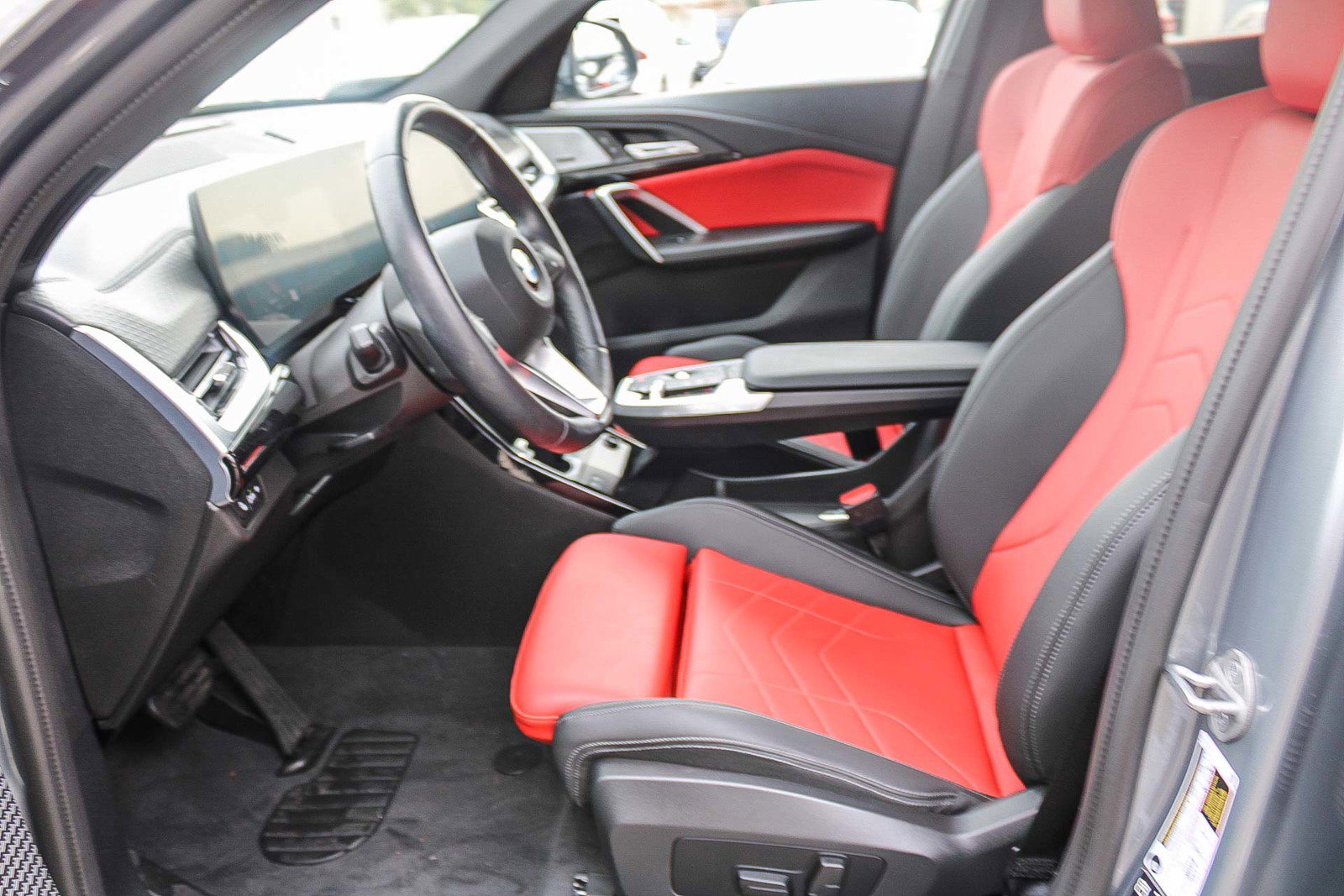 Used 2025 BMW X2 xDrive28i image 17