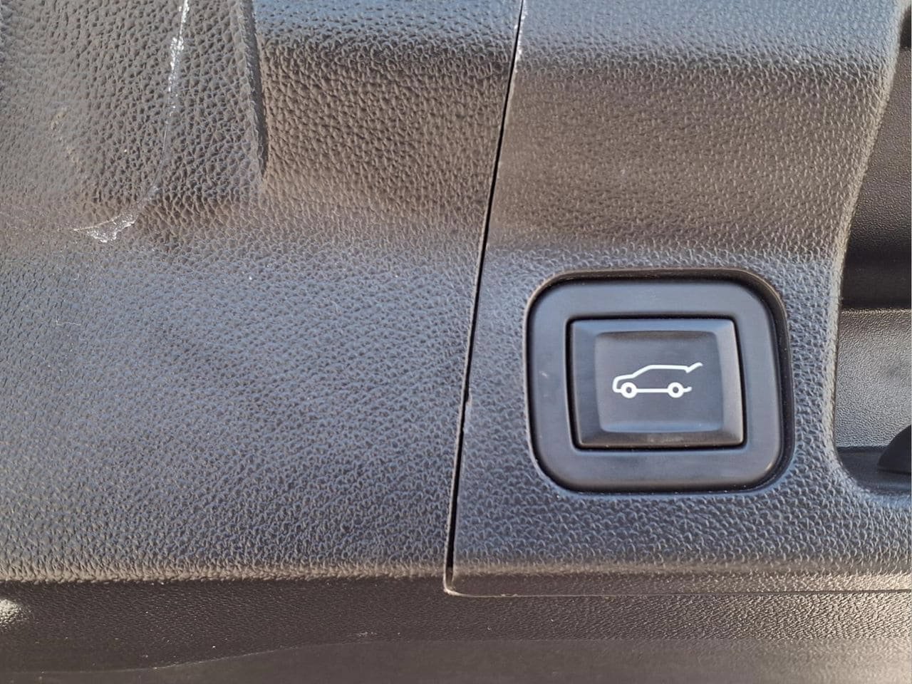 Used 2023 GMC Acadia SLT w/ Technology Package AWD/4WD image 6