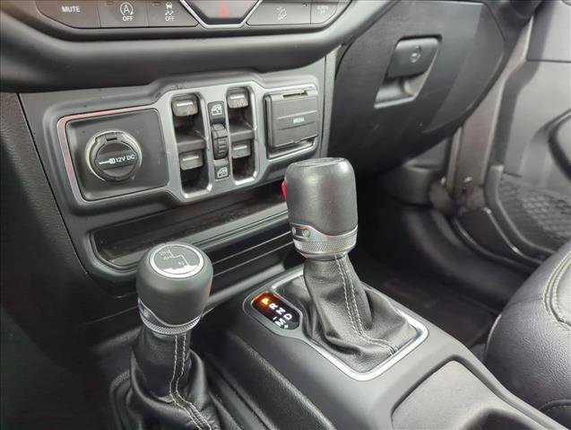 Used 2019 Jeep Wrangler Unlimited Sahara image 10