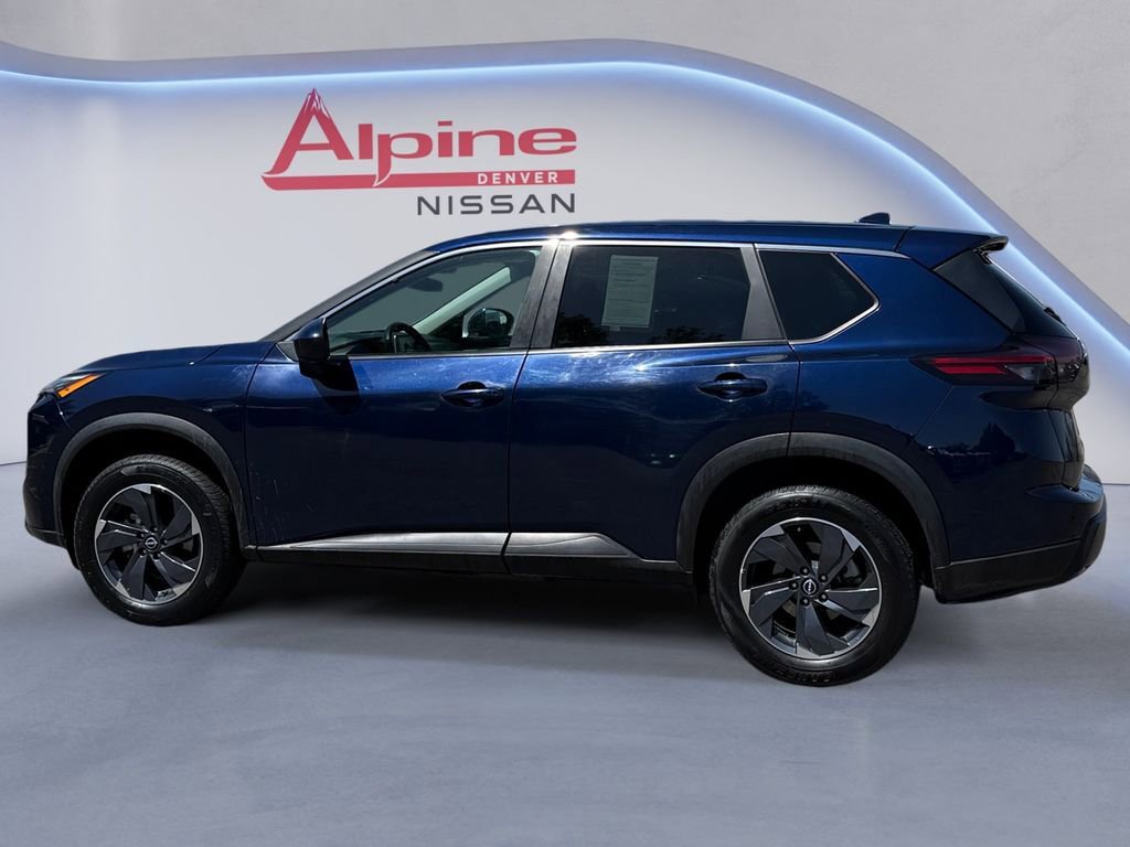 Used 2024 Nissan Rogue SV FWD image 2
