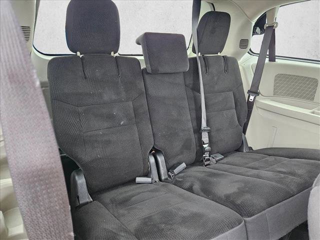 Used 2019 Dodge Grand Caravan SE w/ UConnect Hands-Free Group image 18