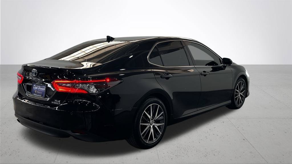 Used 2022 Toyota Camry XLE w/ Navigation Upgrade Package FWD image 10