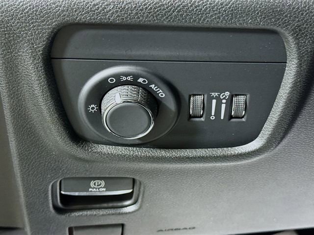 Used 2023 Jeep Grand Cherokee Altitude image 10