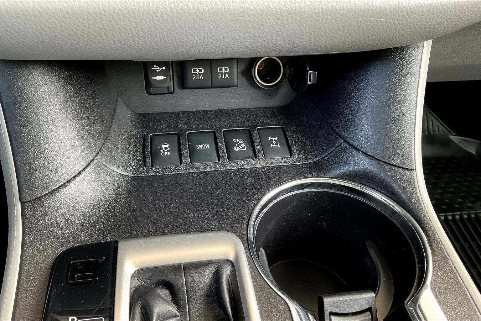 Used 2017 Toyota Highlander Limited image 16