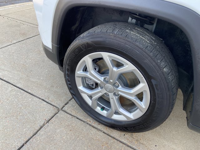 Used 2024 Jeep Compass Latitude image 24