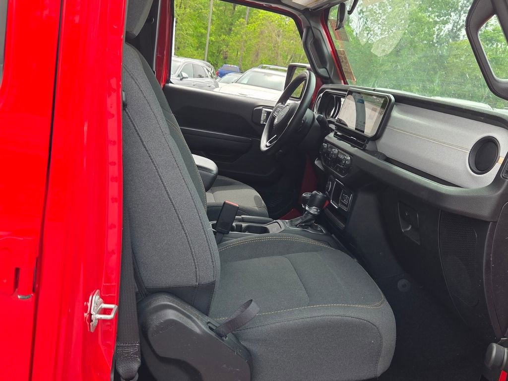 Used 2024 Jeep Wrangler Sport image 15
