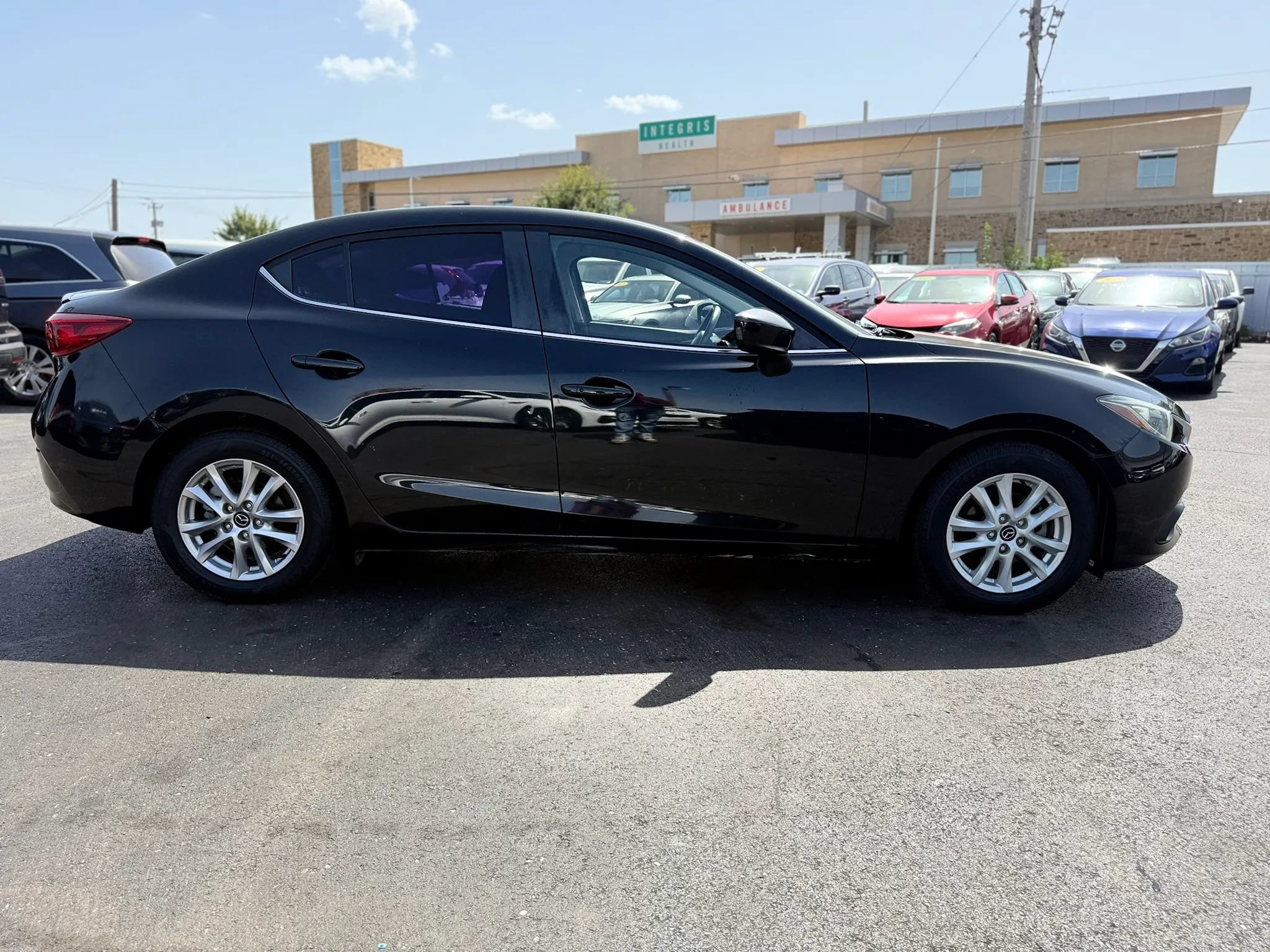 Used 2014 MAZDA MAZDA3 i Touring FWD image 2