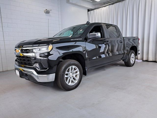 Used 2023 Chevrolet Silverado 1500 LT AWD/4WD image 2
