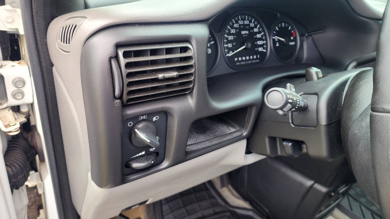 Used 2004 Chevrolet Venture LT FWD image 39