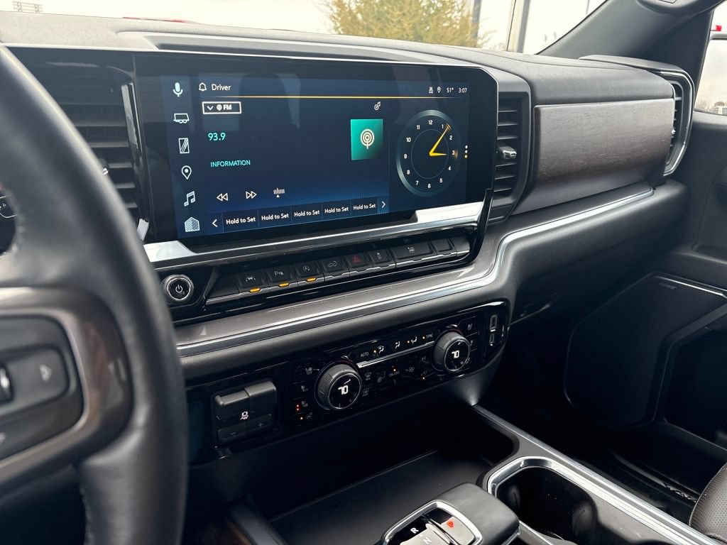 Used 2025 Chevrolet Silverado 1500 High Country AWD/4WD image 23