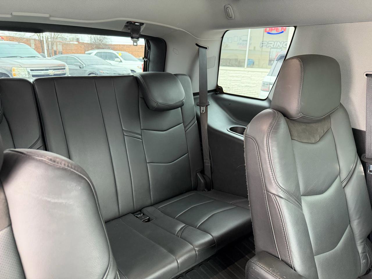 Used 2018 Cadillac Escalade Premium Luxury RWD image 26