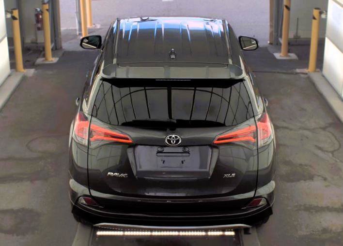 Used 2018 Toyota RAV4 XLE FWD image 5