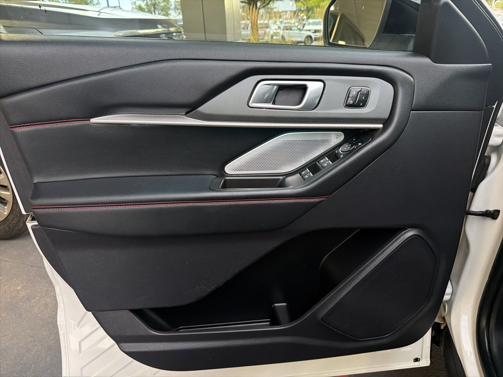 Certified 2025 Ford Explorer ST AWD/4WD image 17
