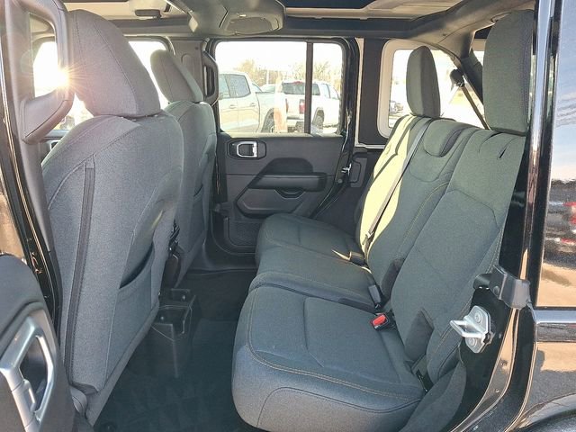 Used 2024 Jeep Wrangler Sahara w/ Technology Group image 11