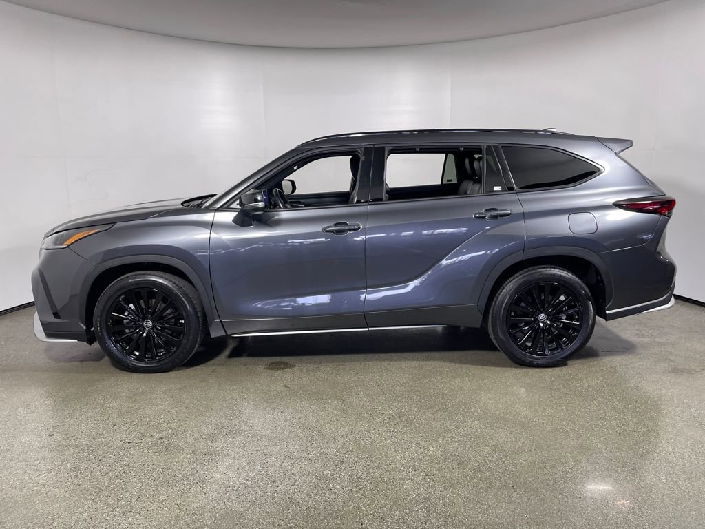 Certified 2025 Toyota Highlander XSE image 6