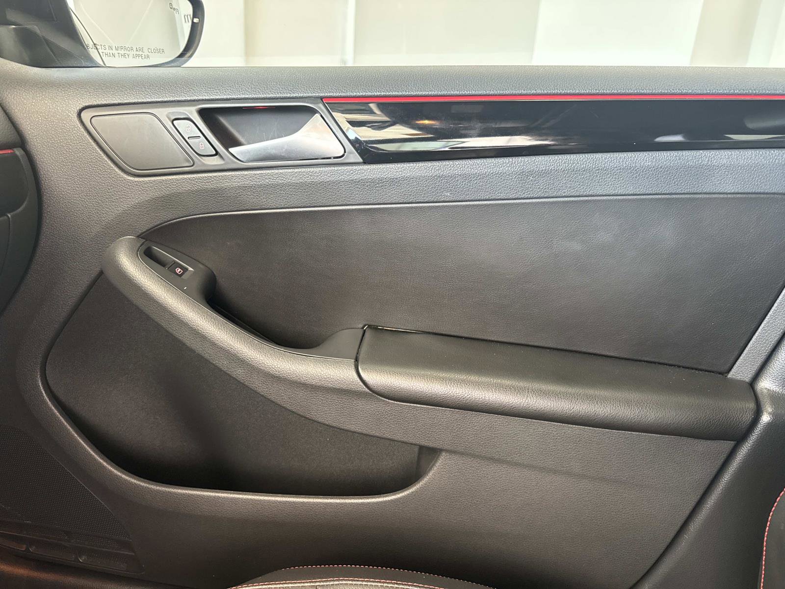Used 2018 Volkswagen Jetta GLI FWD image 23