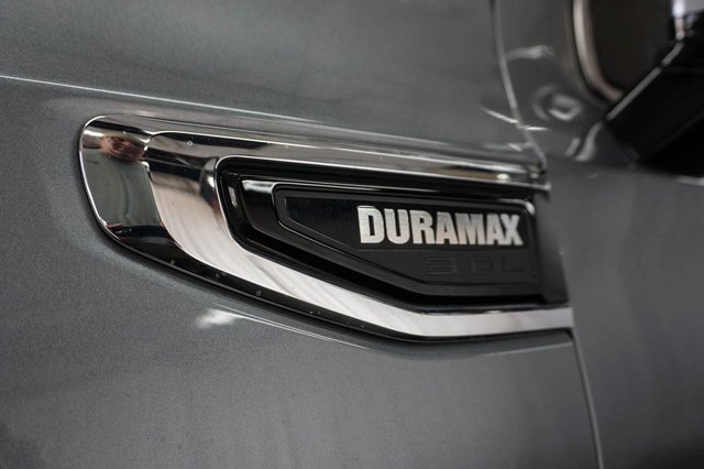 Used 2022 GMC Yukon SLT w/ SLT Premium Package image 4