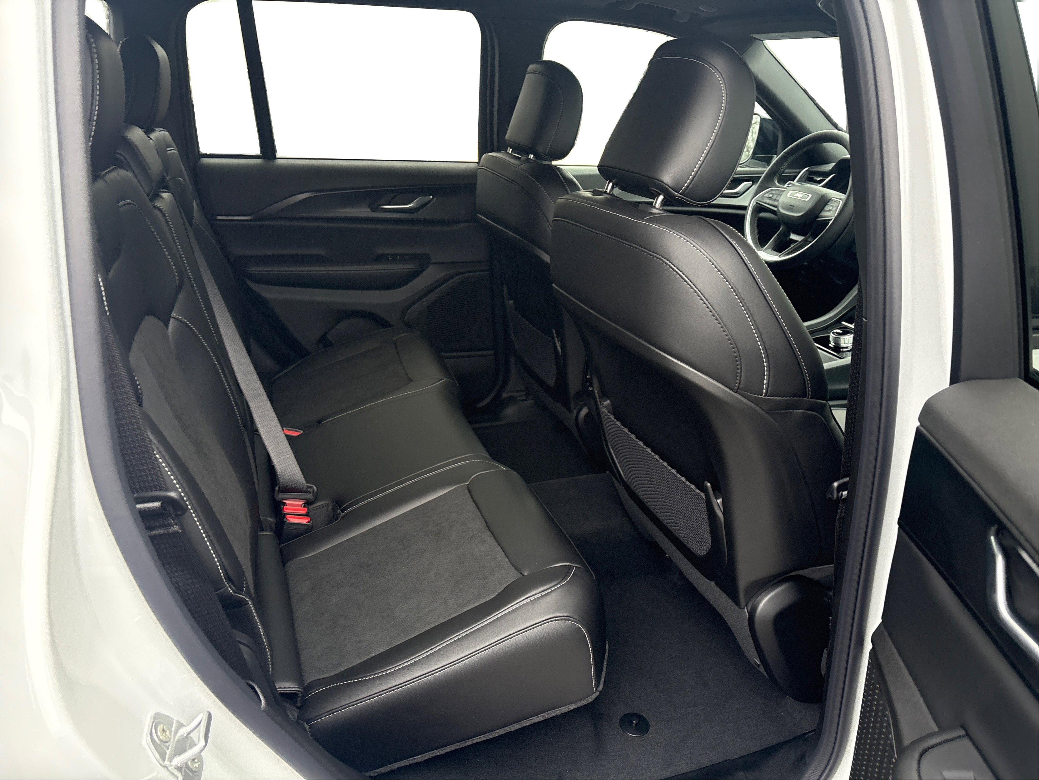 New 2025 Jeep Grand Cherokee 4WD image 21