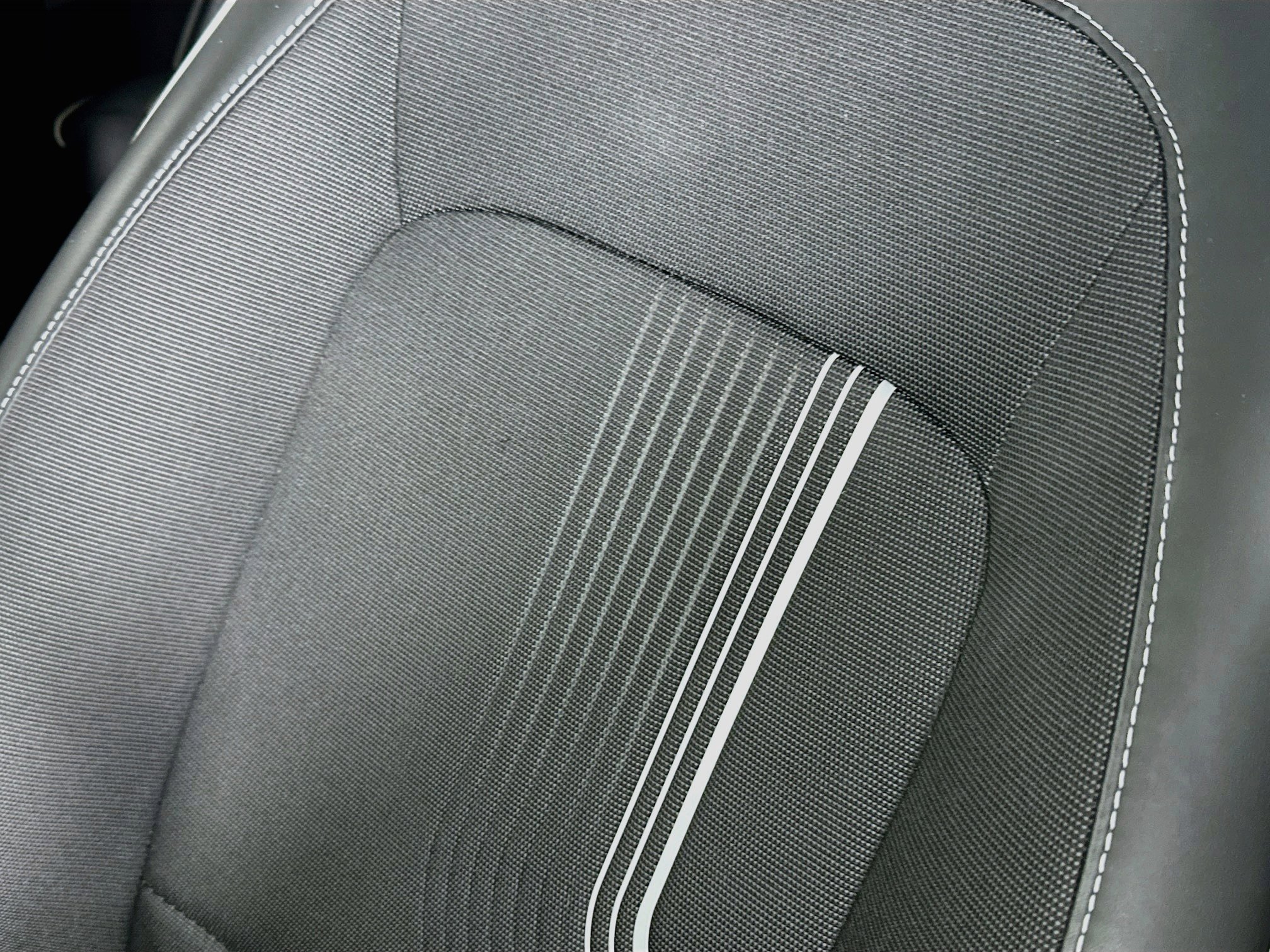 Used 2023 Hyundai Venue Limited FWD image 19