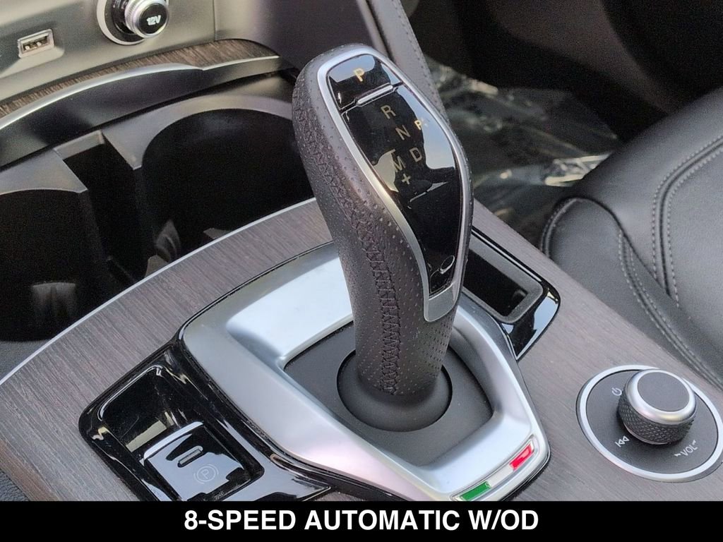 Used 2023 Alfa Romeo Stelvio Ti AWD/4WD image 6