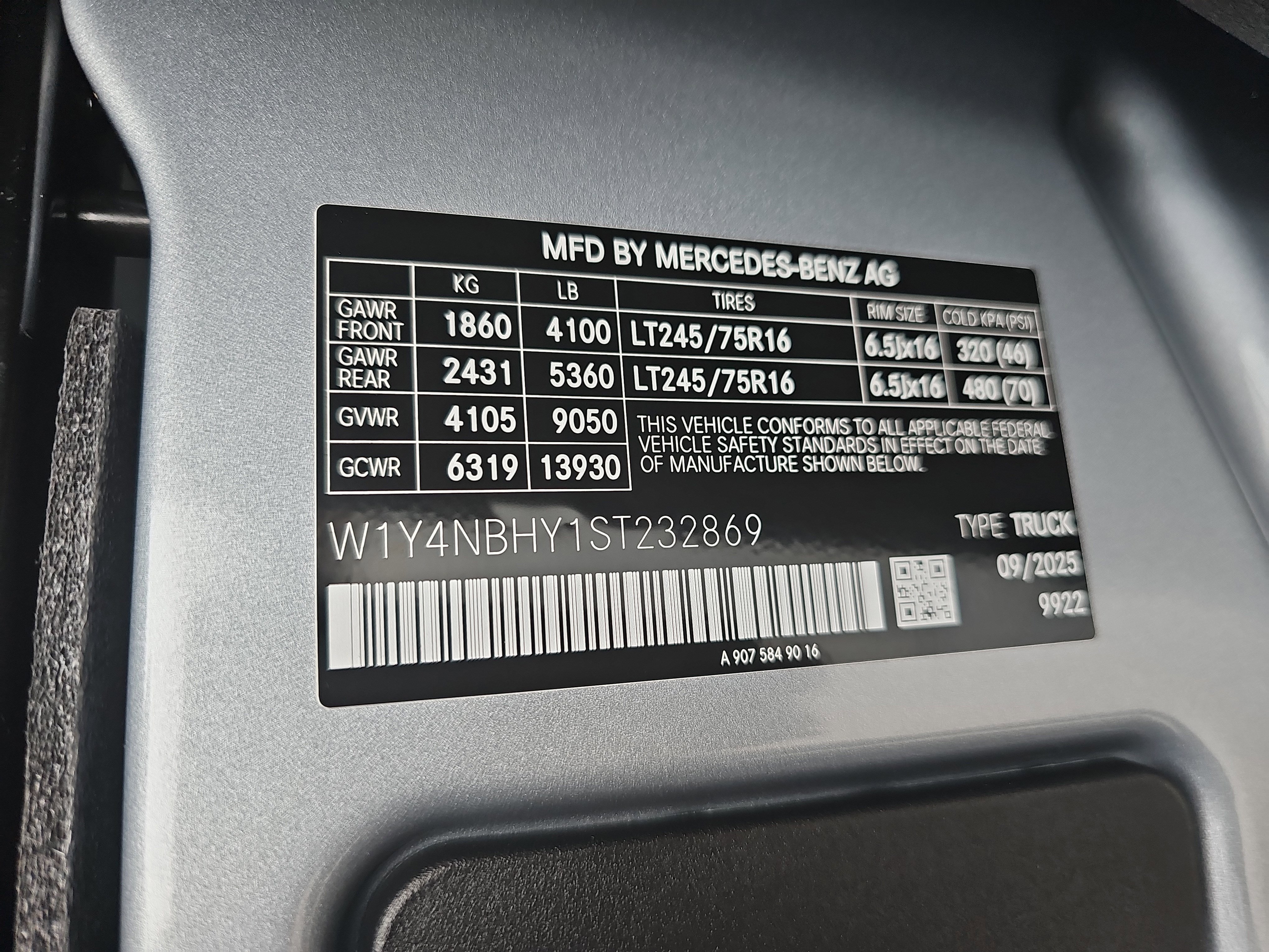 New 2025 Mercedes-Benz Sprinter 2500 image 37