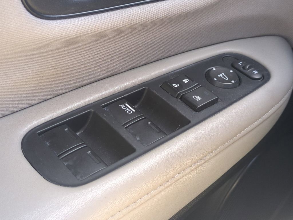 Used 2016 Honda HR-V LX image 23