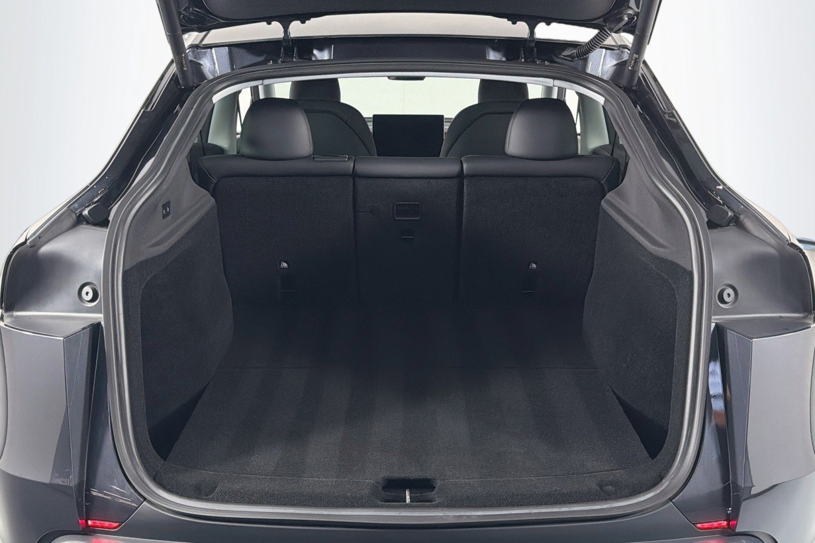 Used 2026 Tesla Model Y 2WD image 21