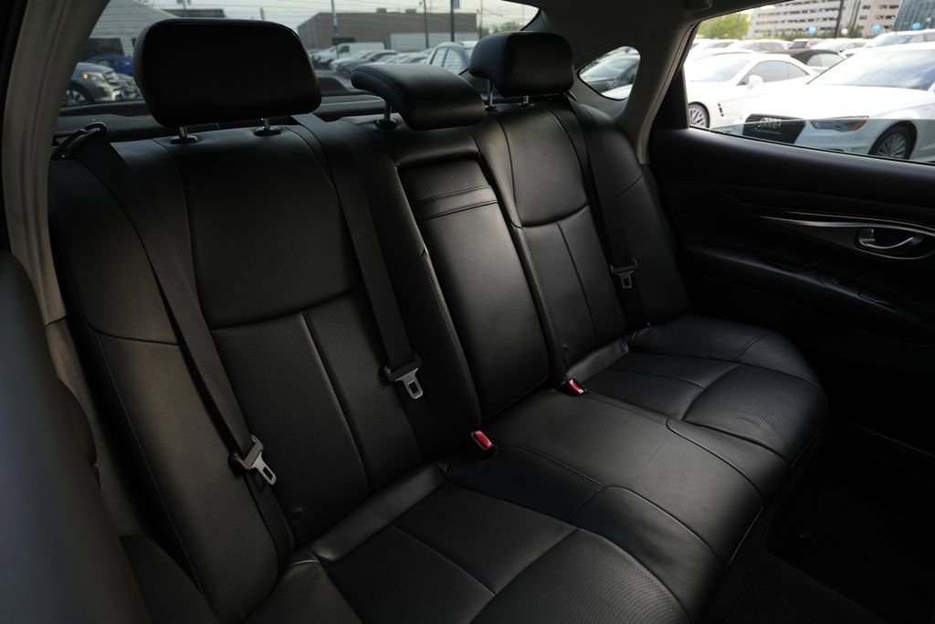 Used 2015 INFINITI Q70 L 3.7 RWD image 28