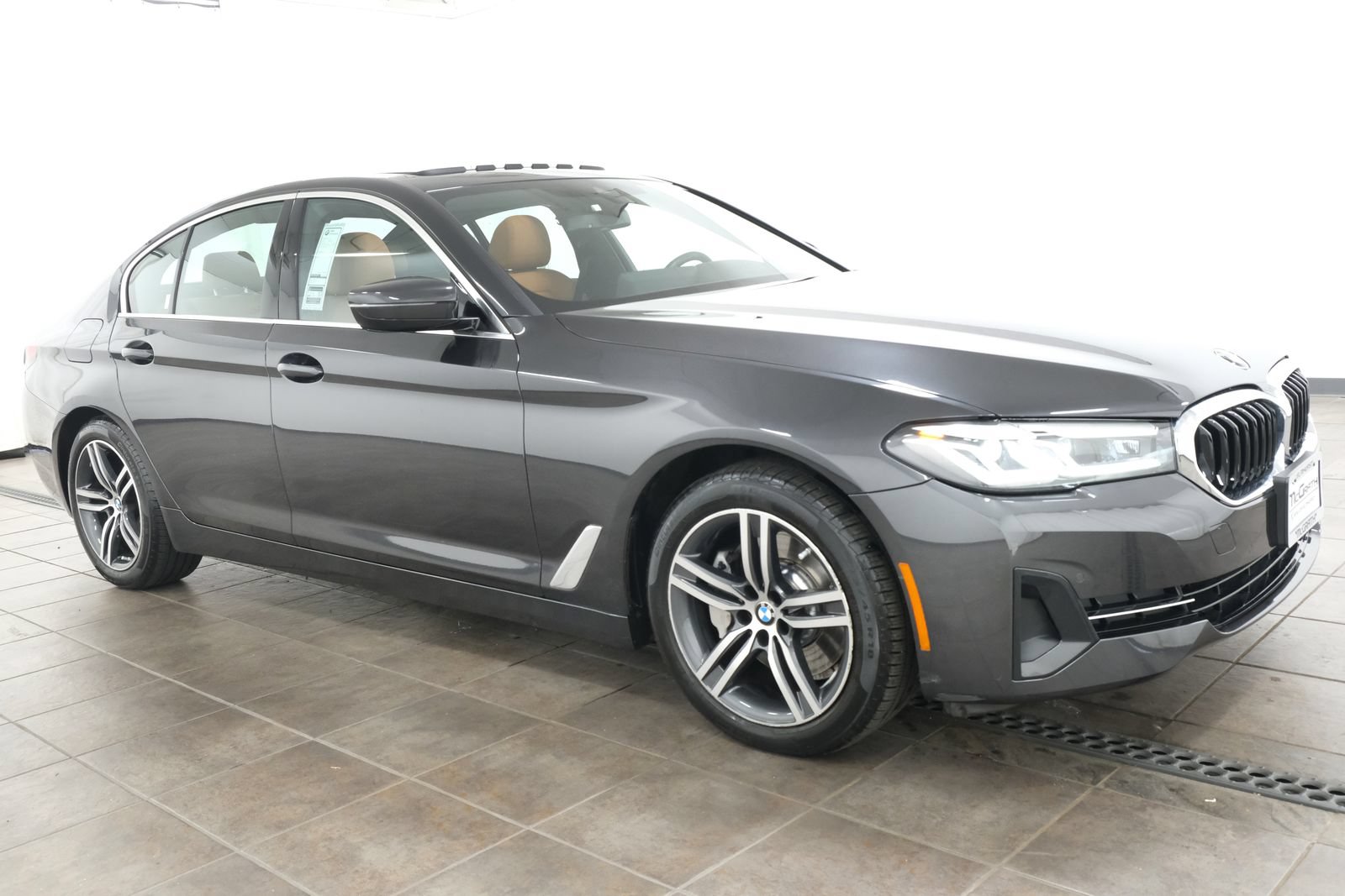 Used 2023 BMW 530i xDrive w/ Premium Package AWD/4WD image 6