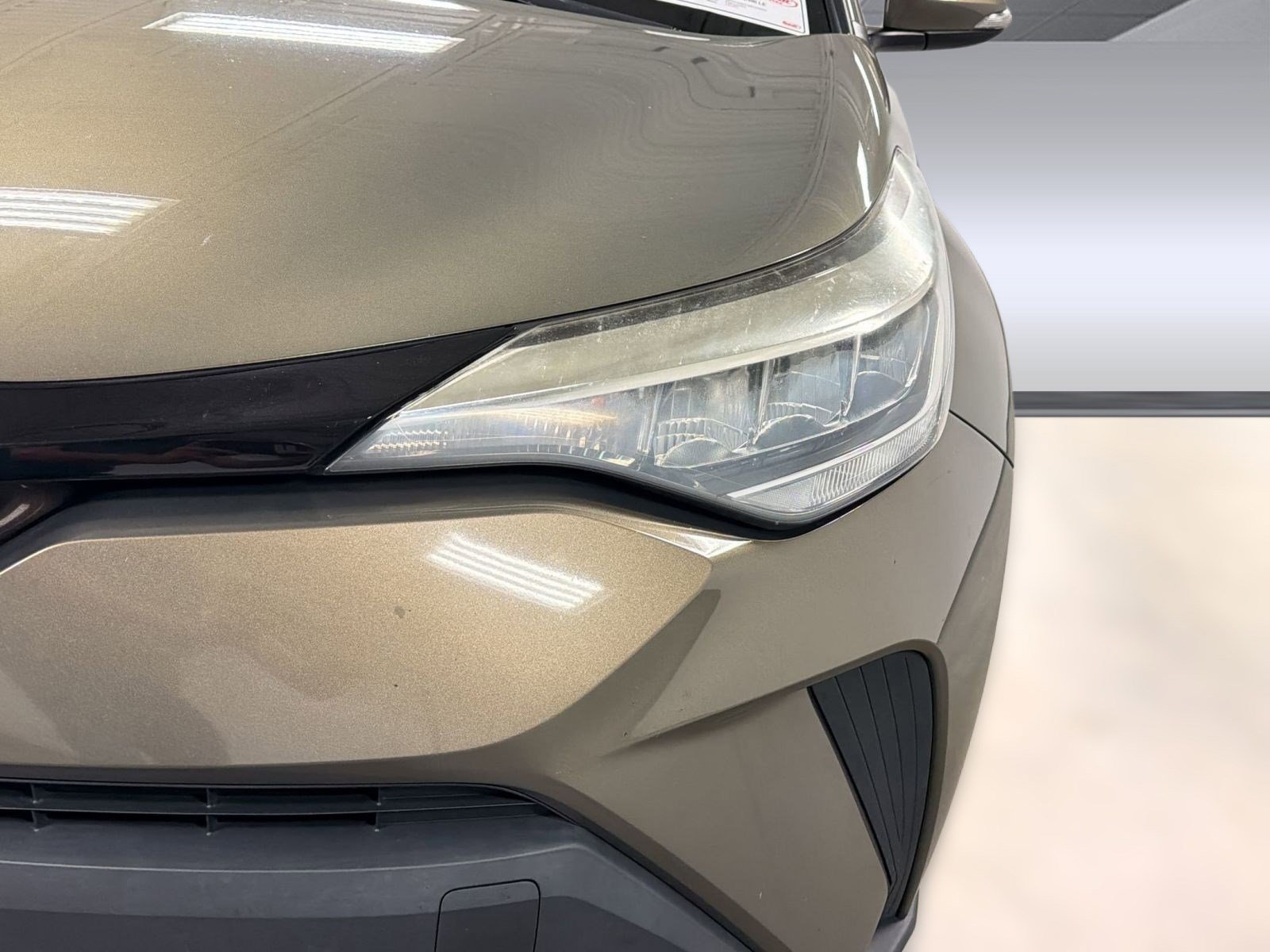 Used 2021 Toyota C-HR LE image 10