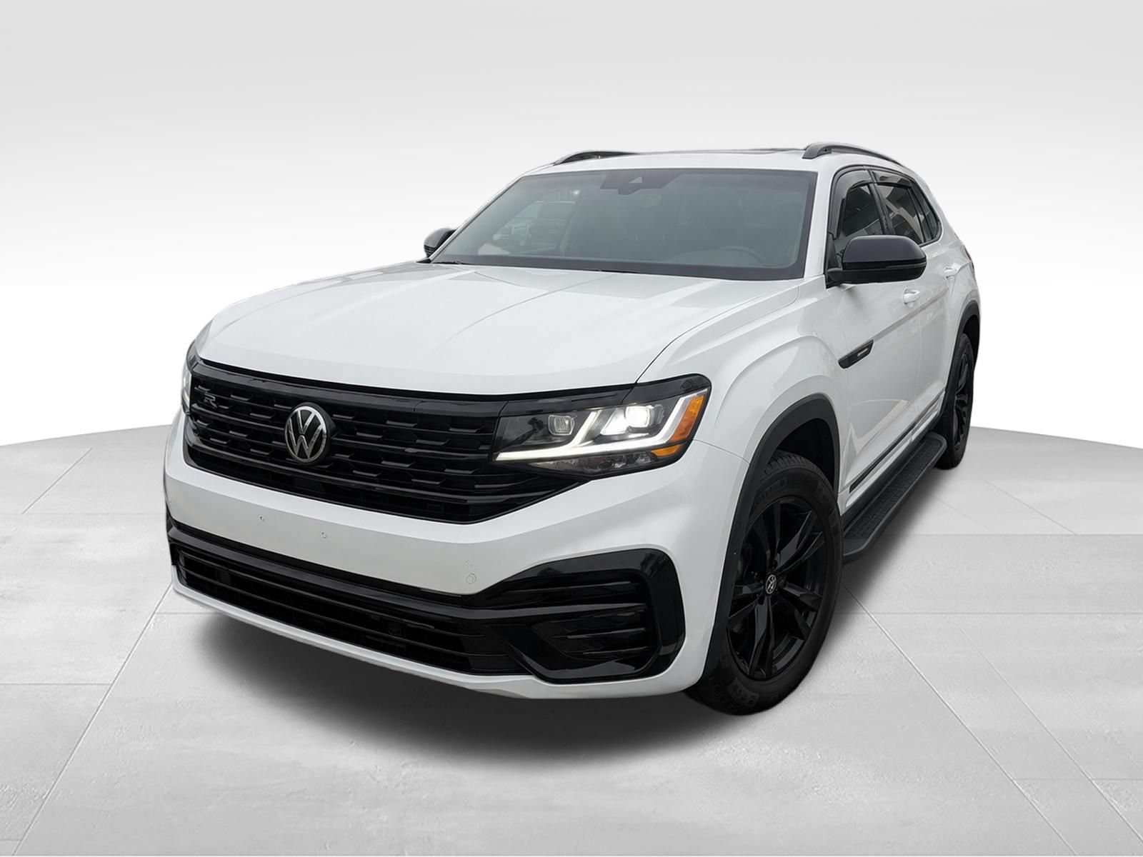 Used 2023 Volkswagen Atlas Cross Sport SEL R-Line AWD/4WD image 2