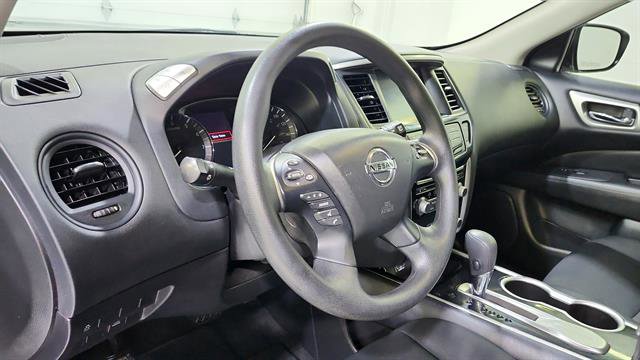 Used 2020 Nissan Pathfinder S FWD image 11