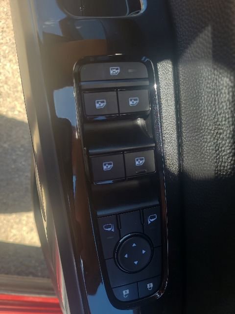 Used 2025 Nissan Pathfinder SL FWD image 11