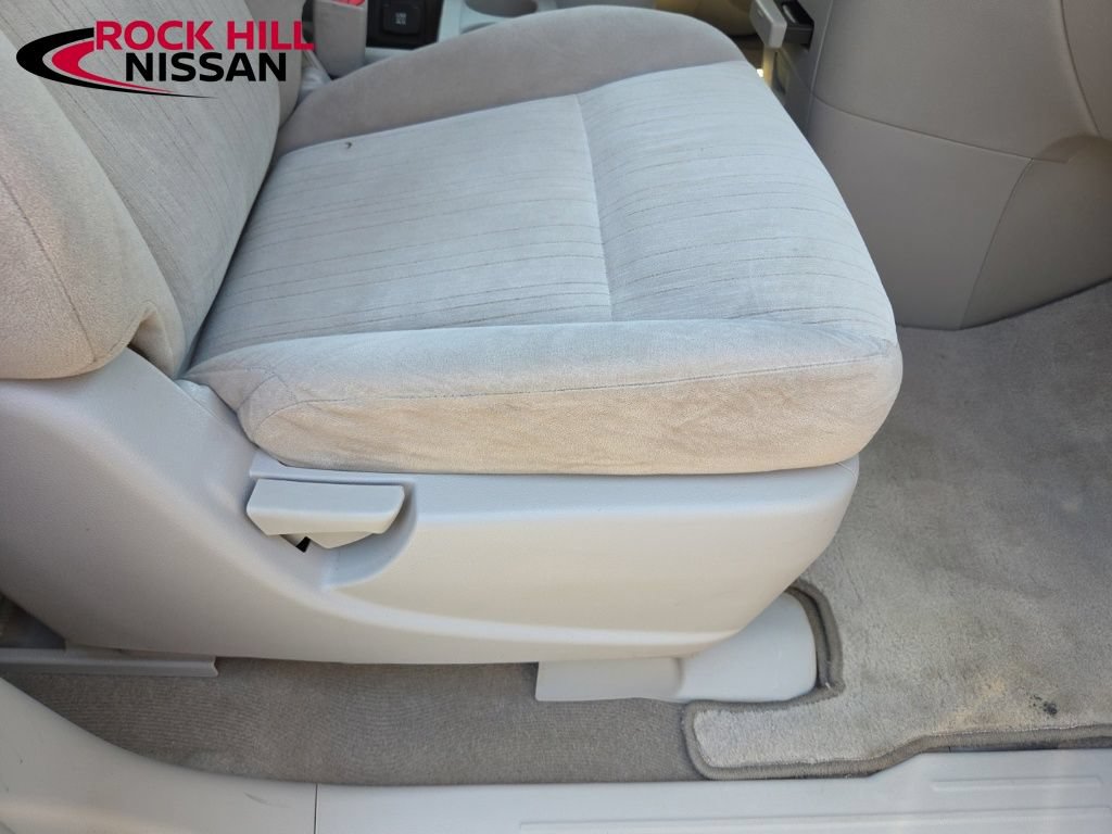 Used 2017 Nissan Quest SV FWD image 35