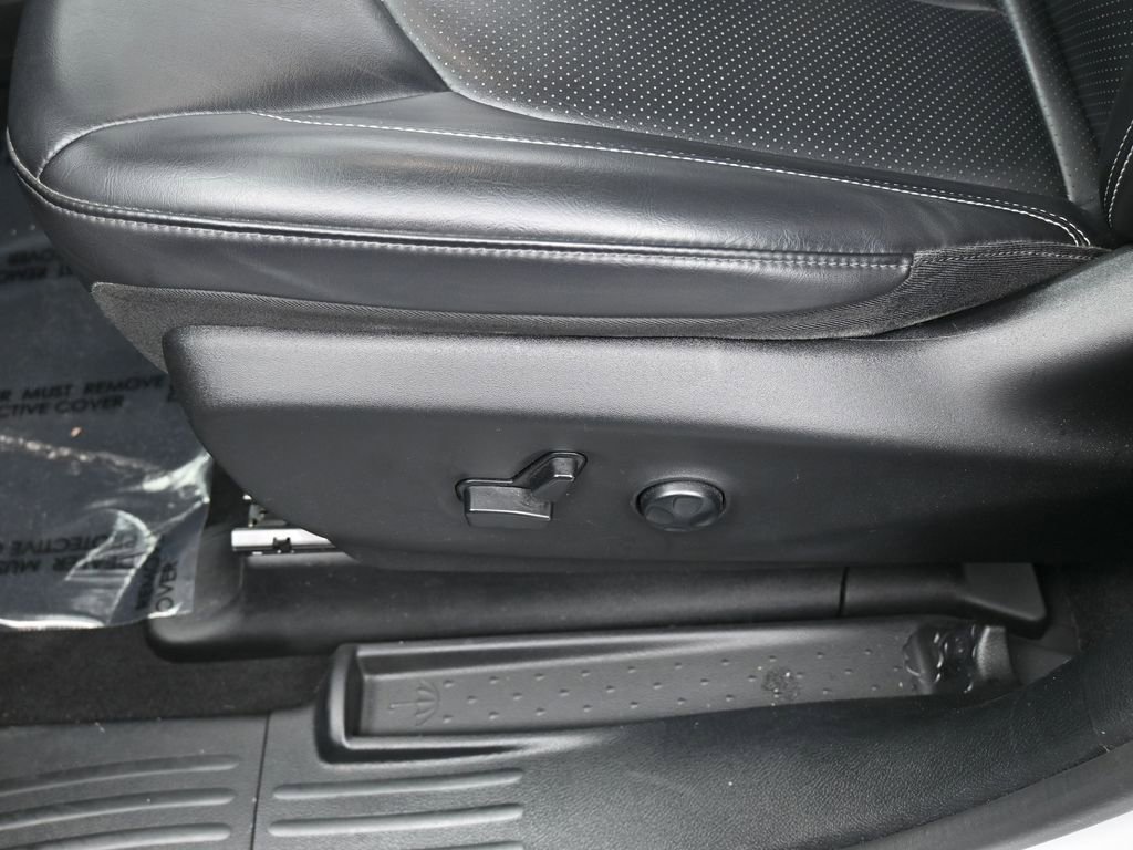 Used 2023 Chrysler Pacifica Touring-L w/ S Appearance Package image 15