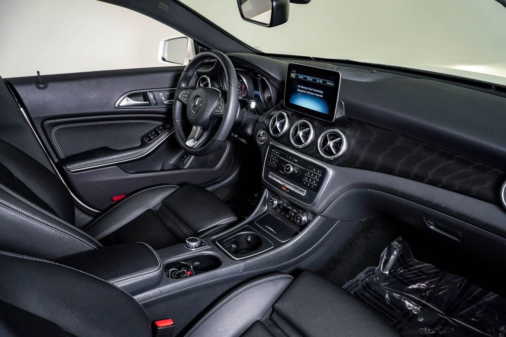 Used 2019 Mercedes-Benz CLA 250 4MATIC image 14