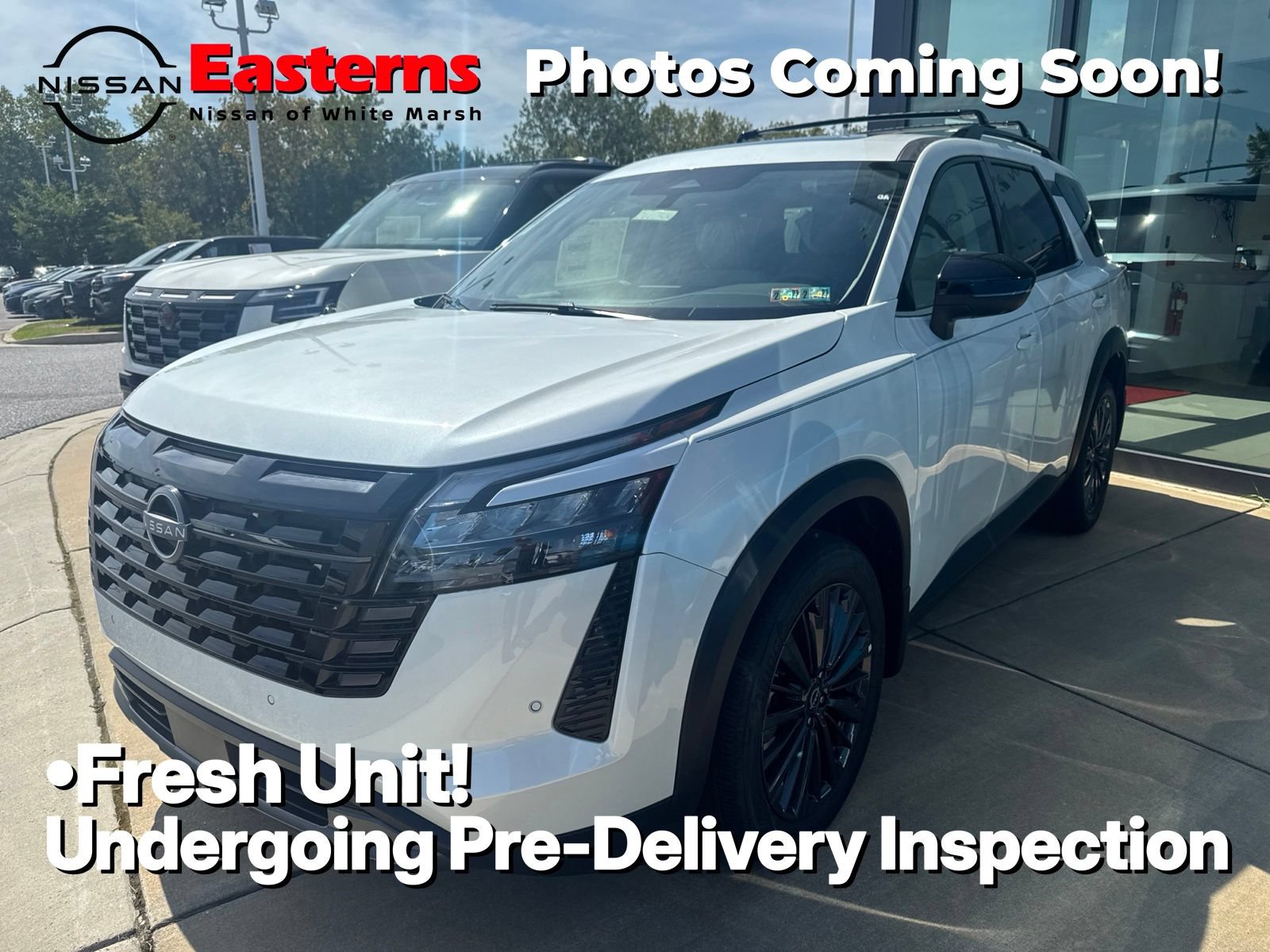 New 2026 Nissan Pathfinder SL w/ SL Premium Package AWD/4WD image 1