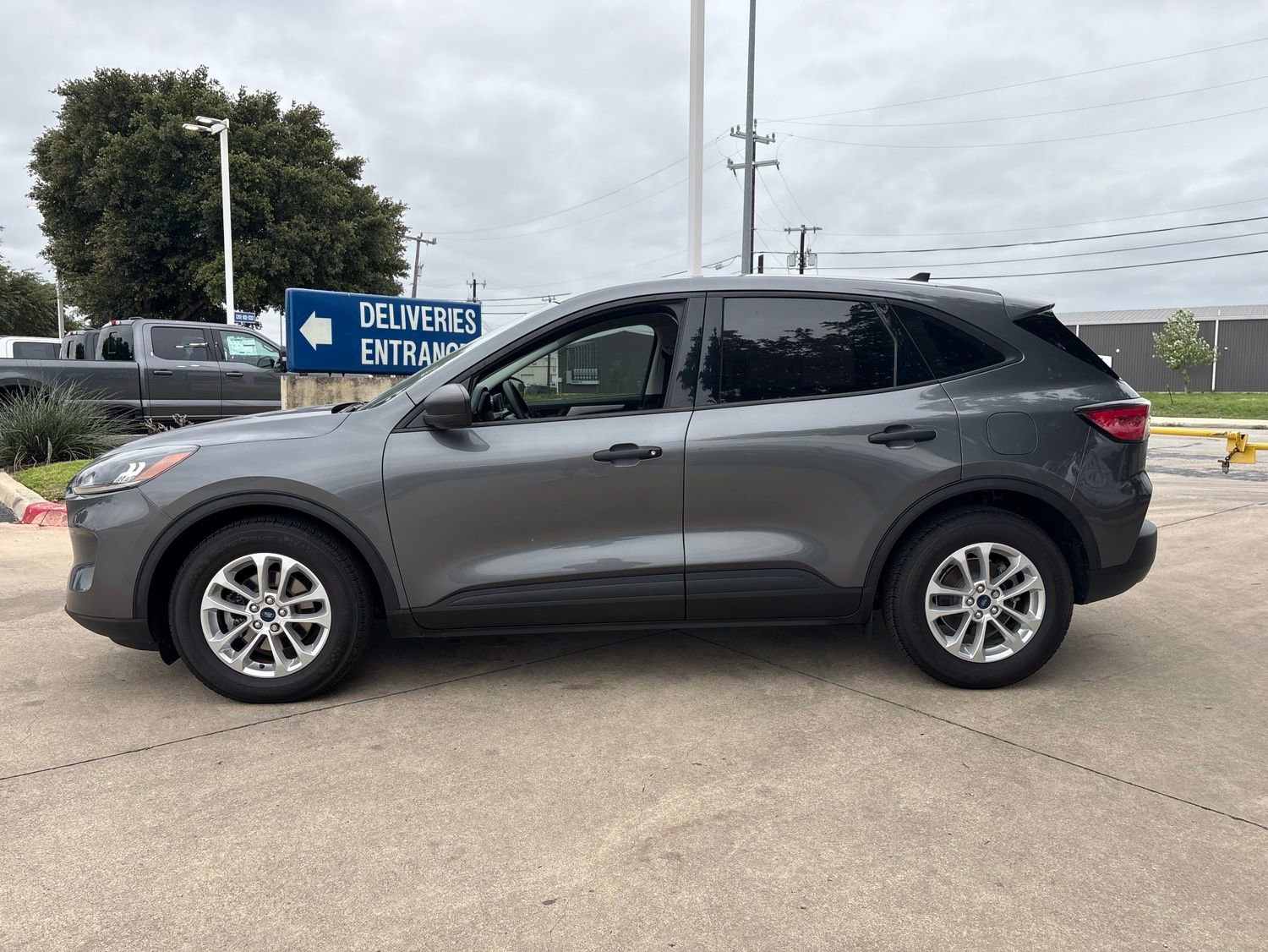 Used 2022 Ford Escape S FWD image 7