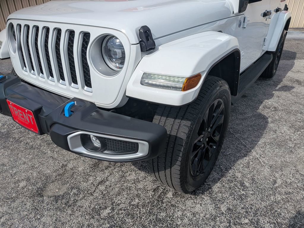 Used 2023 Jeep Wrangler Unlimited Sahara w/ Dual Top Group image 9