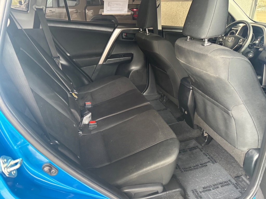 Used 2018 Toyota RAV4 LE w/ All Weather Liner Package image 30