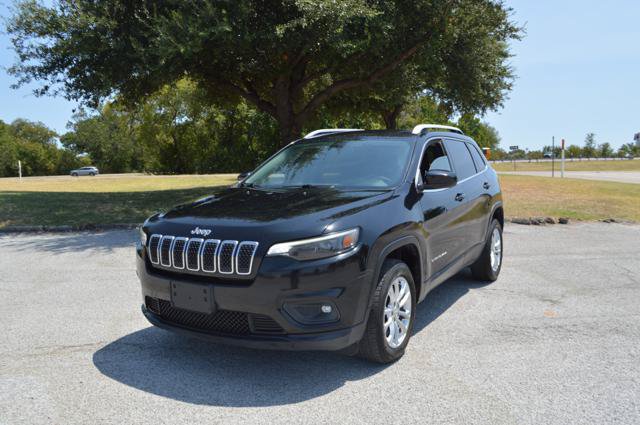 Used 2019 Jeep Cherokee Latitude w/ Popular Appearance Group FWD image 1